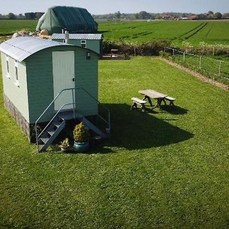 Maple Hut Four Acre Farm Otel Aylsham Dış mekan fotoğraf