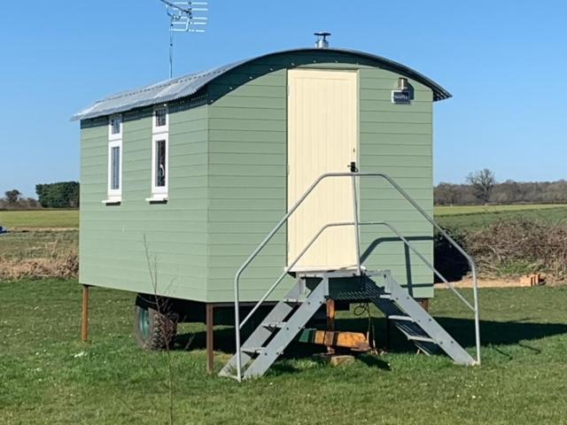 Maple Hut Four Acre Farm Otel Aylsham Dış mekan fotoğraf