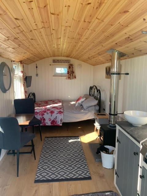 Maple Hut Four Acre Farm Otel Aylsham Dış mekan fotoğraf